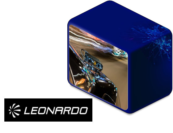 Logo de la société Leonardo à côté du produit de lecture de plaques d'immatriculation.